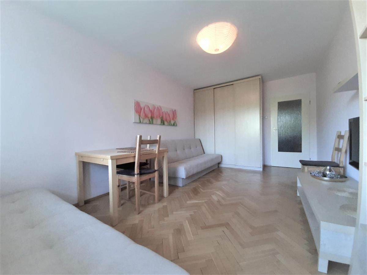 Your Best Apartment Kolobrzeska غدانسك المظهر الخارجي الصورة