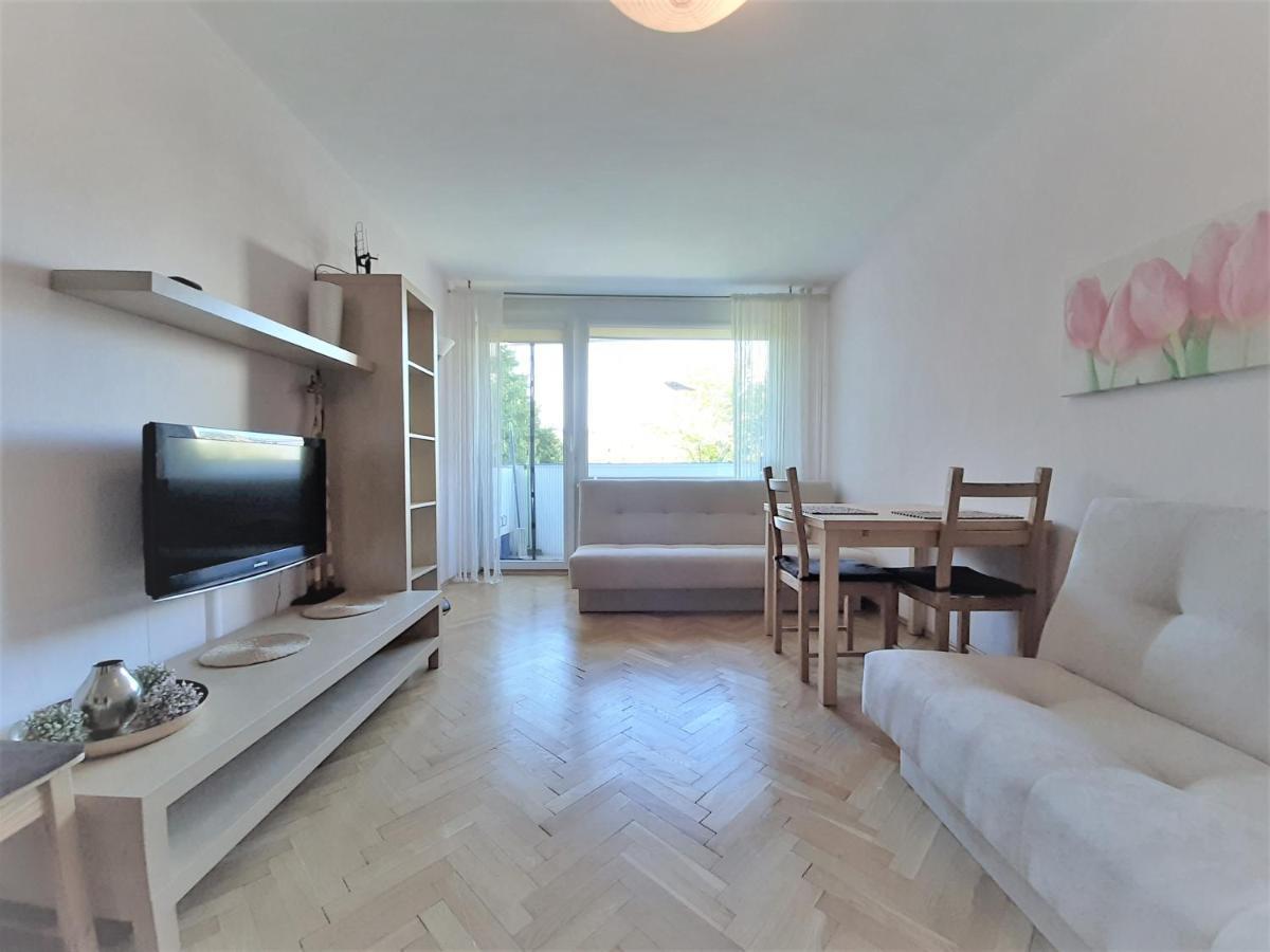Your Best Apartment Kolobrzeska غدانسك المظهر الخارجي الصورة